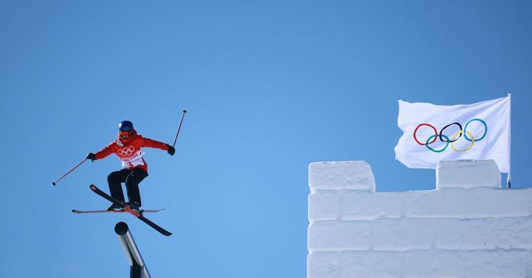 冬奥会自由式滑雪女子坡面障碍技巧规则（挑战极限，飞跃坡面障碍）