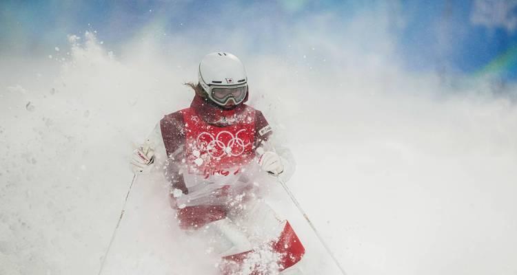 高级滑雪技巧——180度转弯（技巧让滑雪更高效）