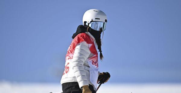 以何金博为例，探究自由式滑雪障碍技巧（高难度滑雪动作解析）