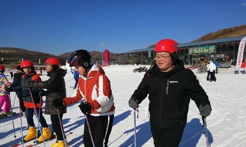 滑雪高级赛道技巧规则解析（掌握技巧）