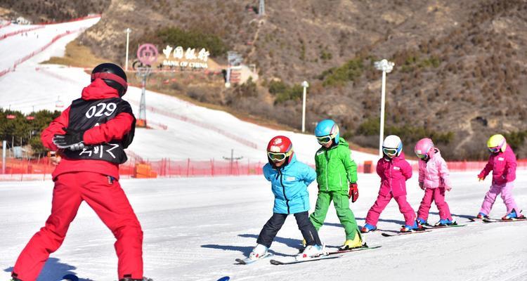 滑雪拐弯技巧（掌握拐弯技巧）