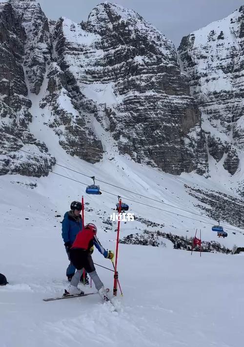 以和平运动会滑雪技巧大揭秘（了解这些技巧）