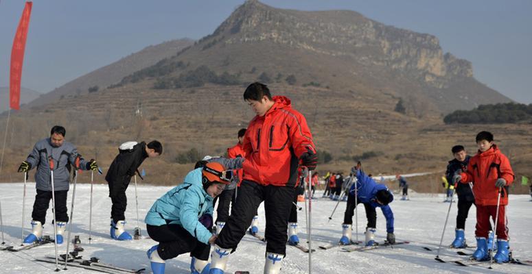 滑雪大作战攻略（提升滑雪技巧）