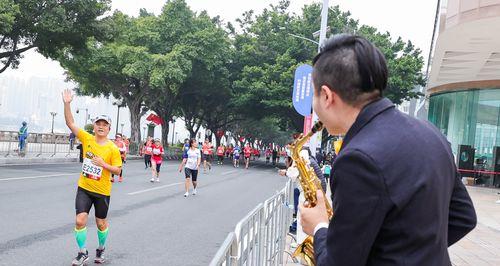 掌握正确的马拉松参赛节奏（提高马拉松成绩的关键技巧）