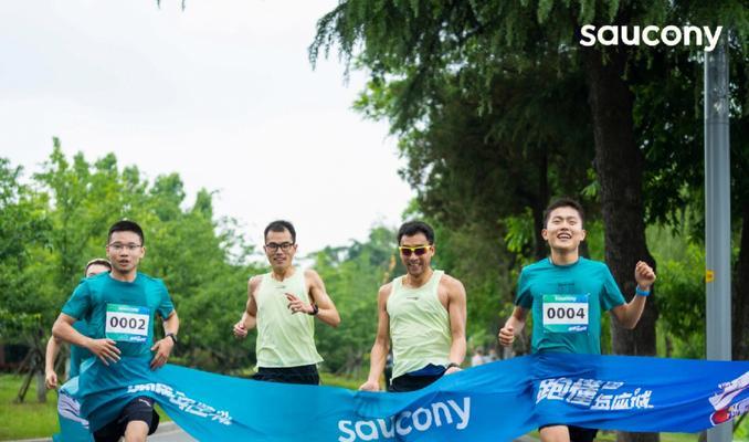 跑得更快——学习大神跑步技巧教程（如何在跑步中提高速度和效率）